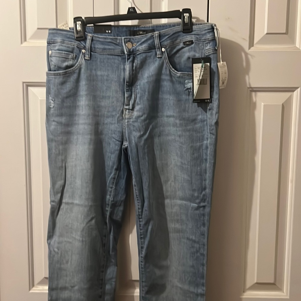 Mani High-Rise, Slim Boyfriend Jean in Feather Blue w32 L32